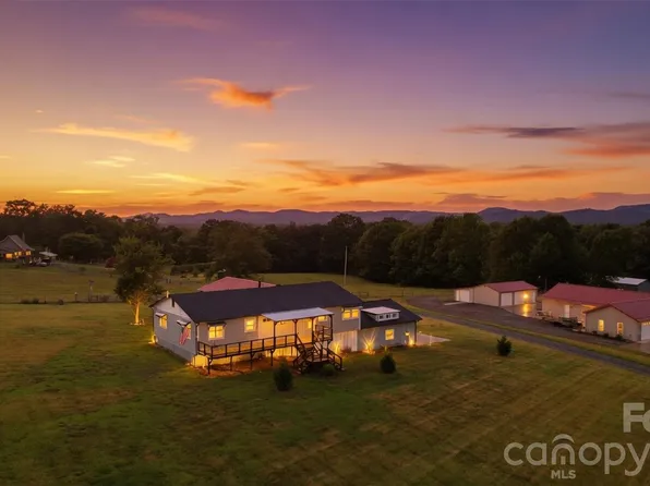 1127 Black Oak Ridge Rd, Taylorsville, NC 28681