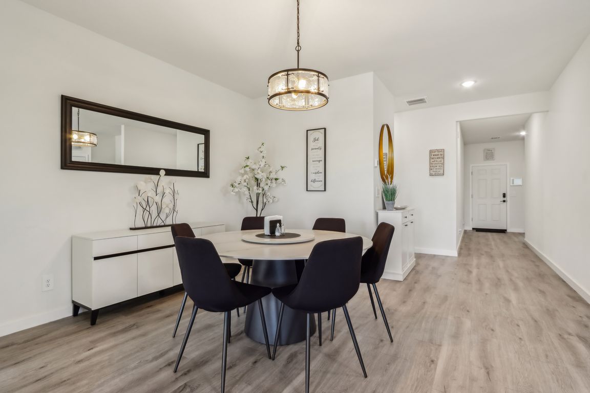 N 165th Ave-2204-013.jpg