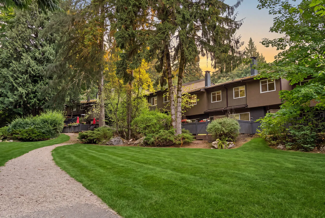 Twin Lakes Townhomes — Photo 3