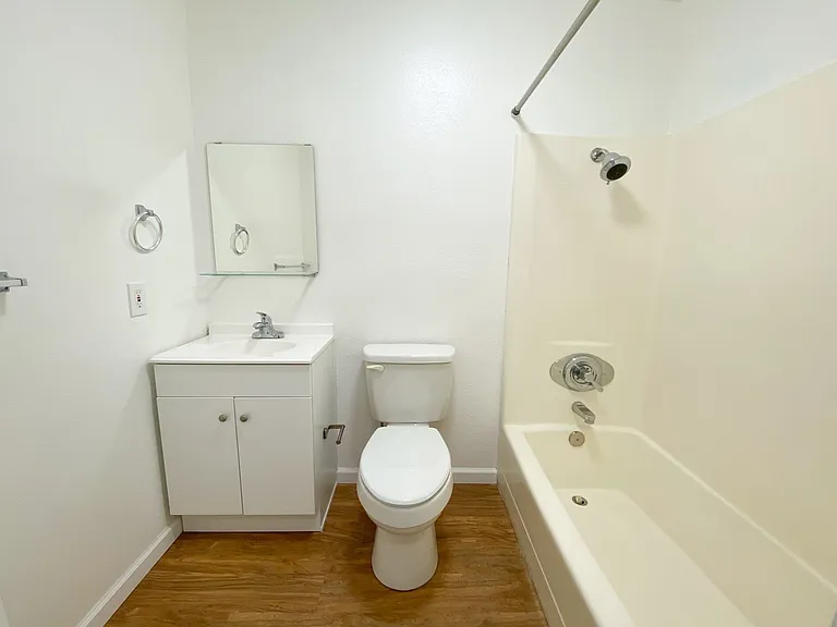 1626 N Santa Fe Ave — Photo 4
