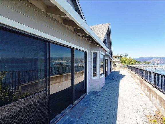 4th image of 3140 Lakeshore Blvd