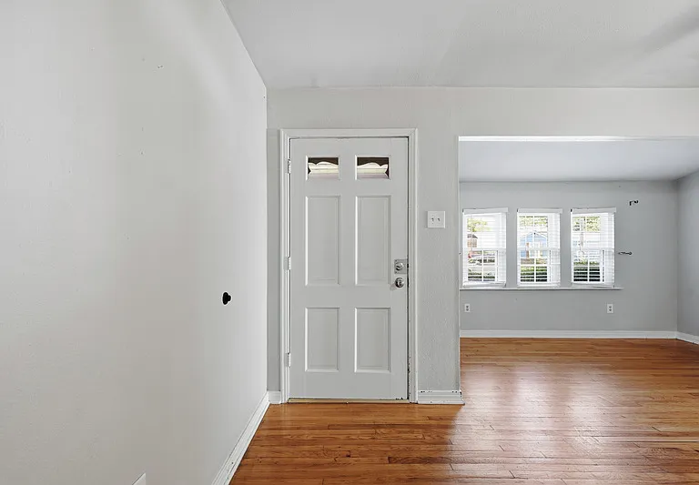 3412 Brady Ave — Photo 4
