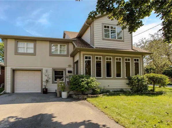 707 Ross St, Burlington, ON L7S 1S3
