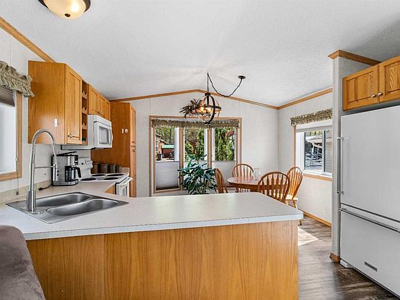 3rd image of 10046 E Township Rd #422-46A