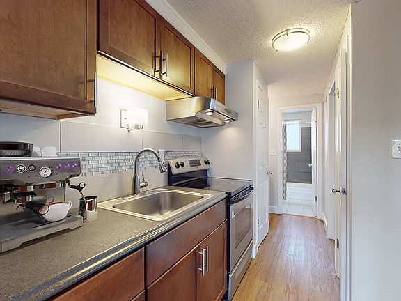 3rd image of 8 S Logan St APT 302