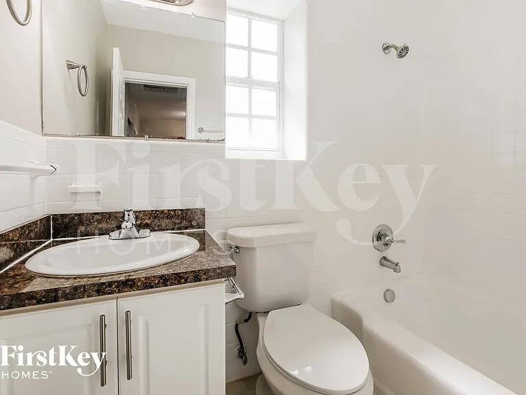 1320 NE 204th St — Photo 14