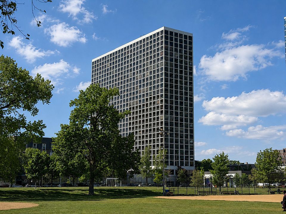 1st image of 4343 N Clarendon Ave APT 2707
