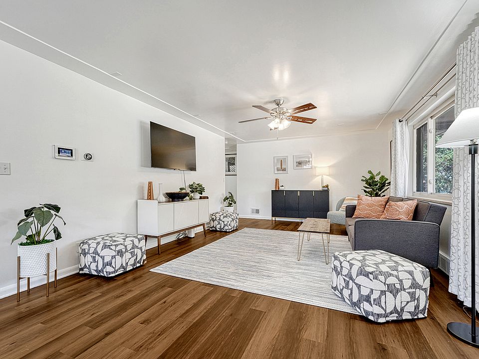 Spacious Modern Living Room
