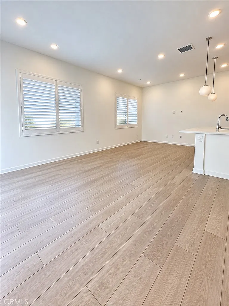 3 bed, 2.5 bath, 1536 sqft, $3,500 — Photo 3