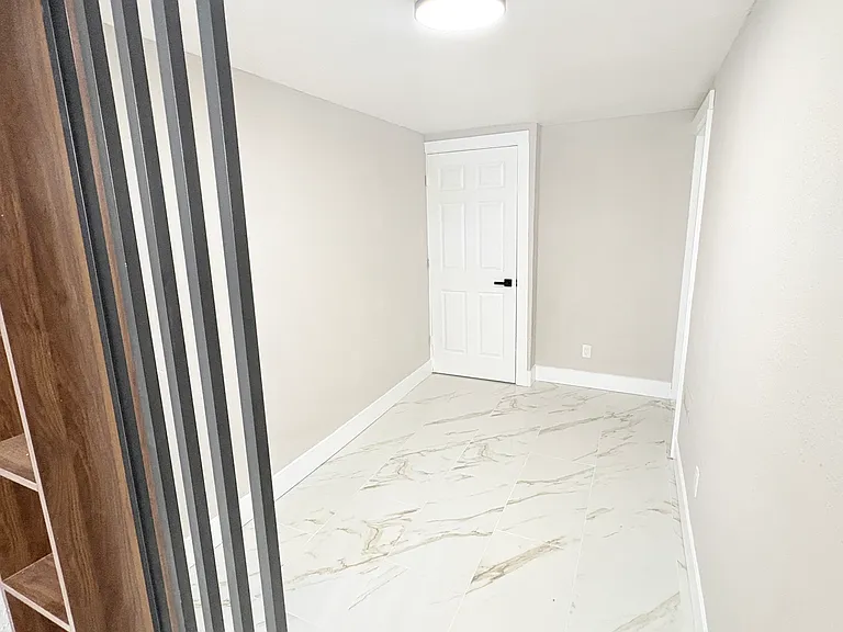 901 Woodsdale Ave — Photo 34