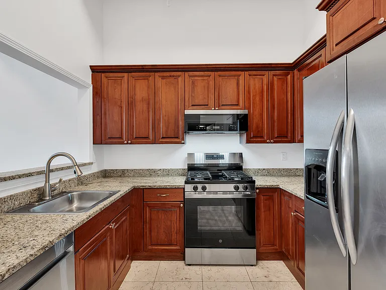 850 Grand Ave #202 — Photo 16