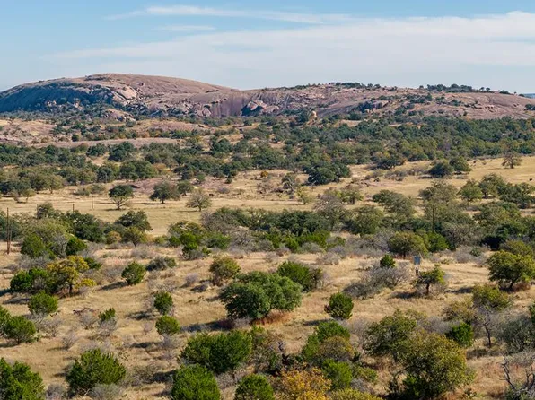 240 Granite Lake Trl, Fredericksburg, TX 78624