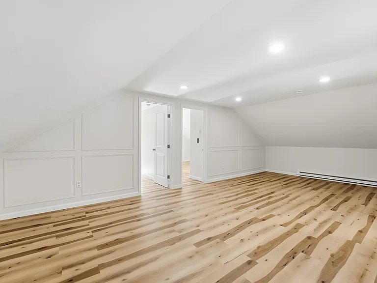 22 Vernon St #3 — Photo 2