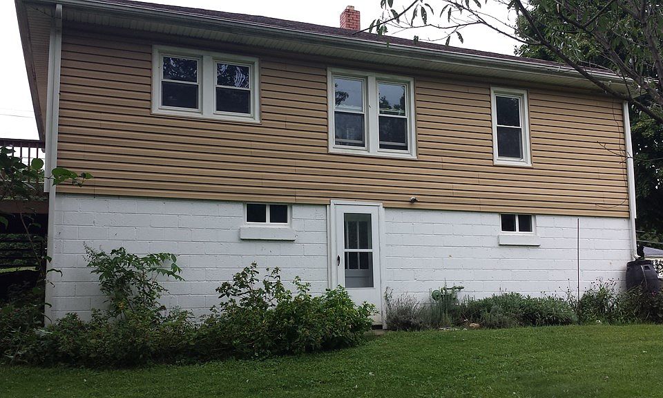 2nd image of 310 Parkview Dr