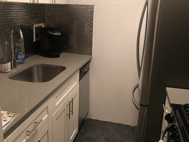 131 E 23rd St #4B — Photo 6