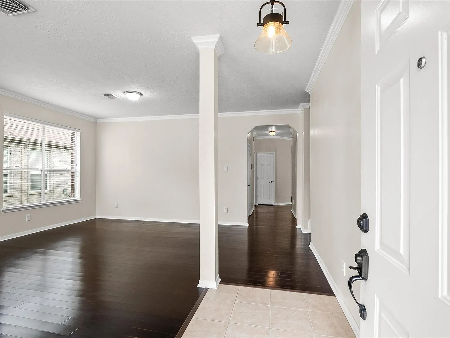 4 bed, 2.5 bath, 2690 sqft, $2,500 — Photo 4