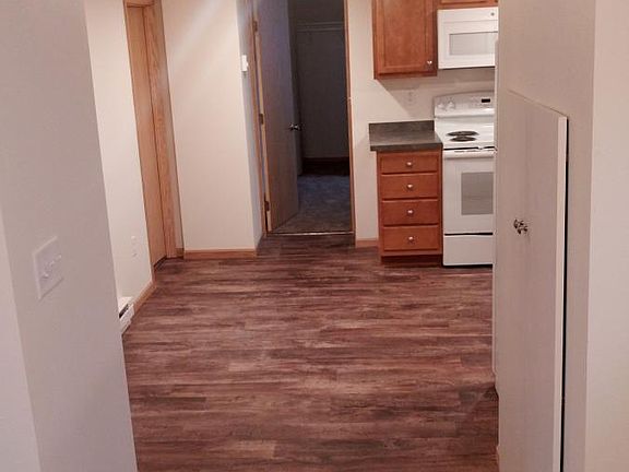 Living Room looking into kitchen