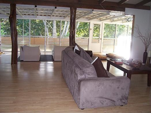 Vaulted open liv space w custom Ohia 