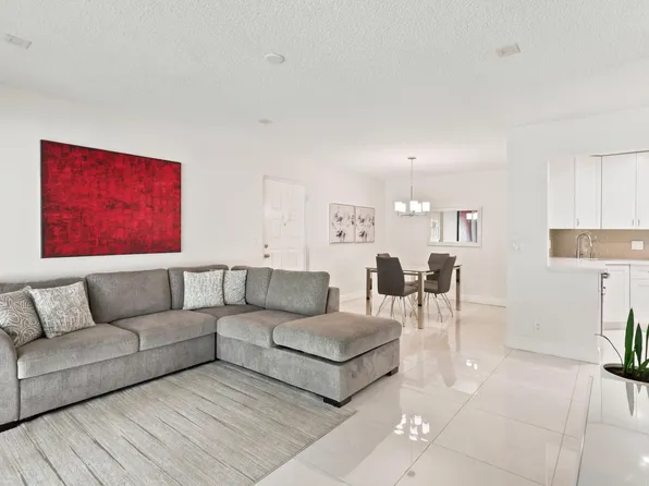 609 Sea Pine Way #F2, Greenacres, FL 33415