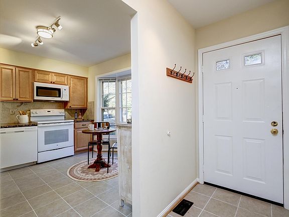 4th image of 5409 New London Park Dr