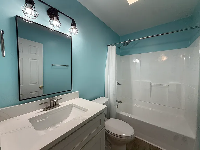 120 N Pinewood Dr #1 — Photo 11