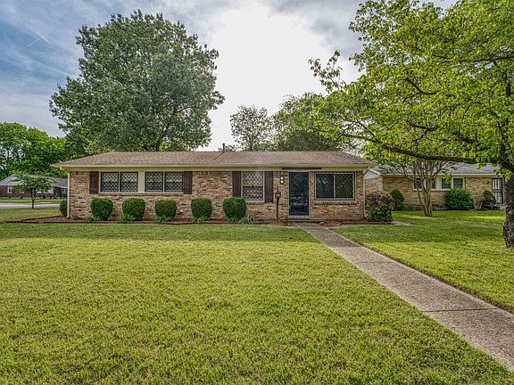 3rd image of 850 Angelina Pl