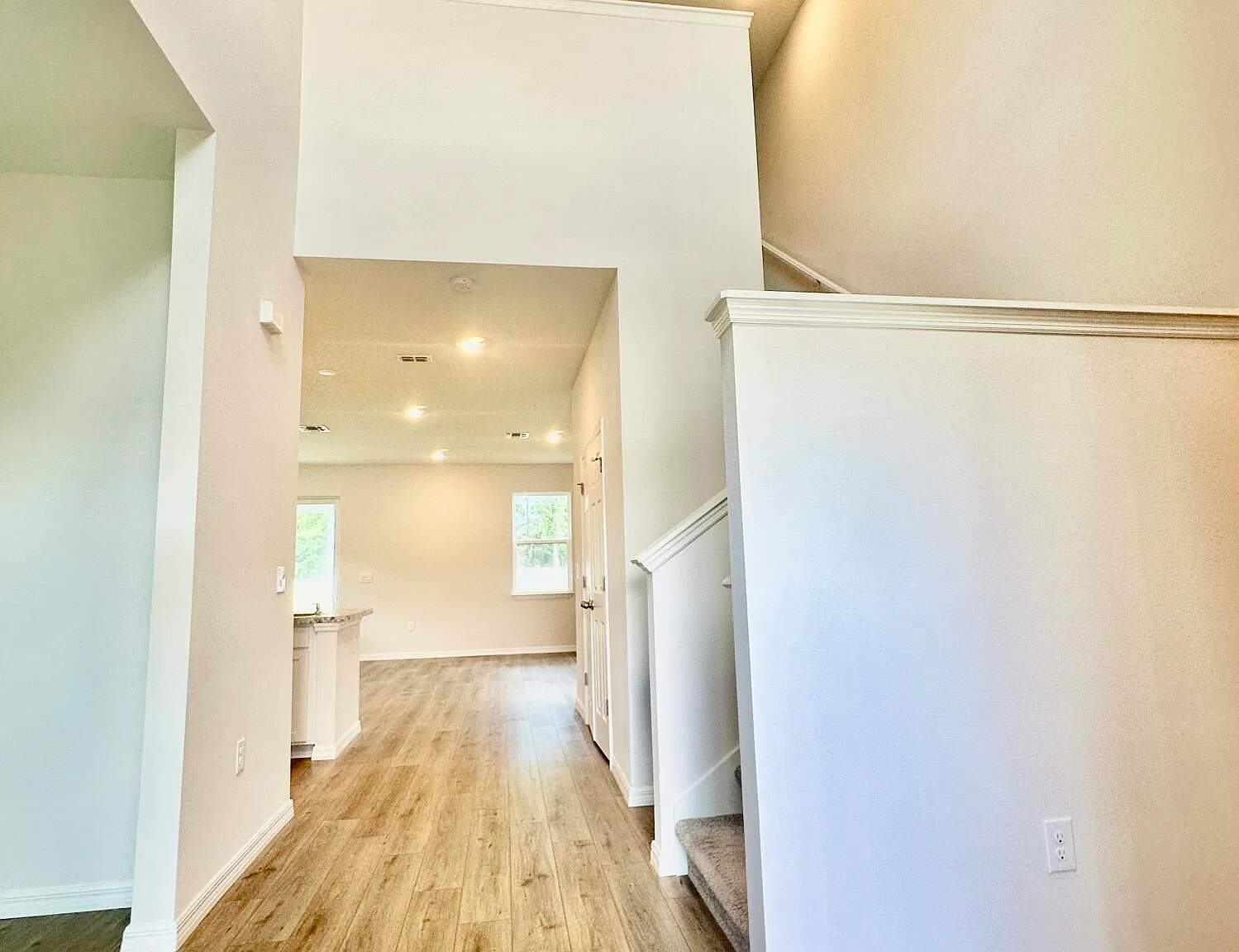 4 bed, 2.5 bath, 2471 sqft, $2,900 — Photo 3