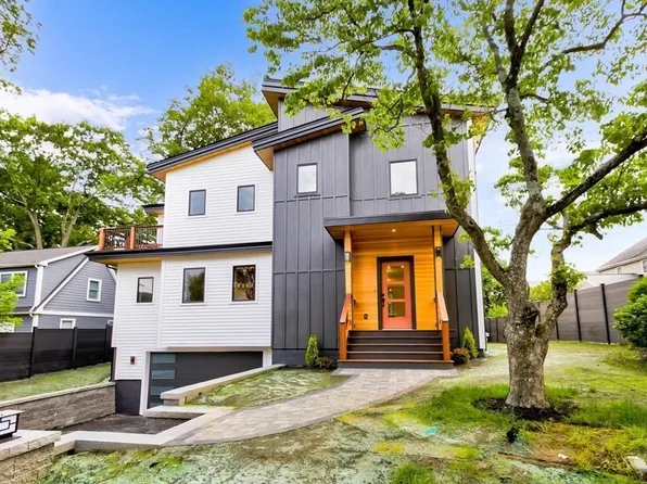 42 Rhinecliff St, Arlington, MA 02476