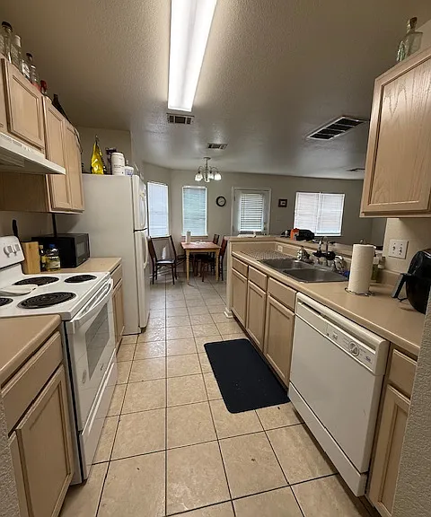 911 Sagewood Trl — Photo 8
