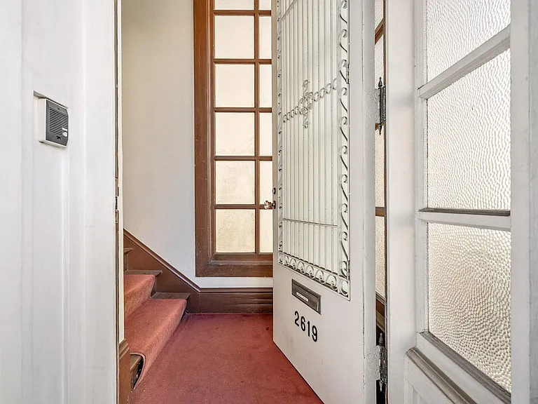 2619 California St — Photo 3