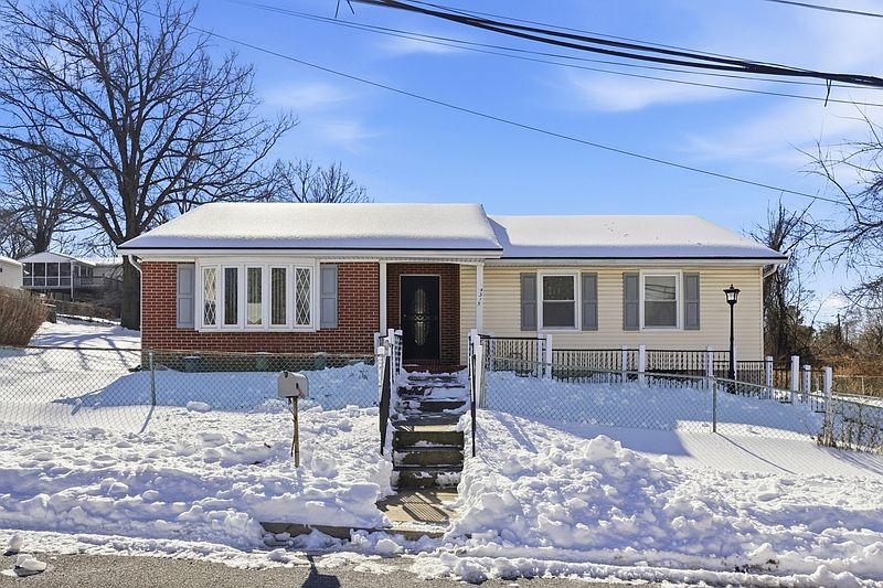 1st image of 4315 Spencer St