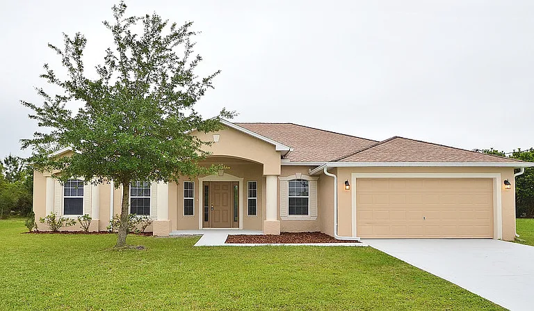 12 Lamar Ln — Photo 1