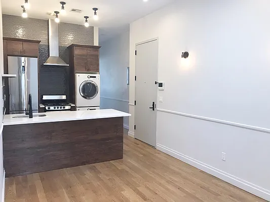 Rented by Yup Realty LLC | media 10