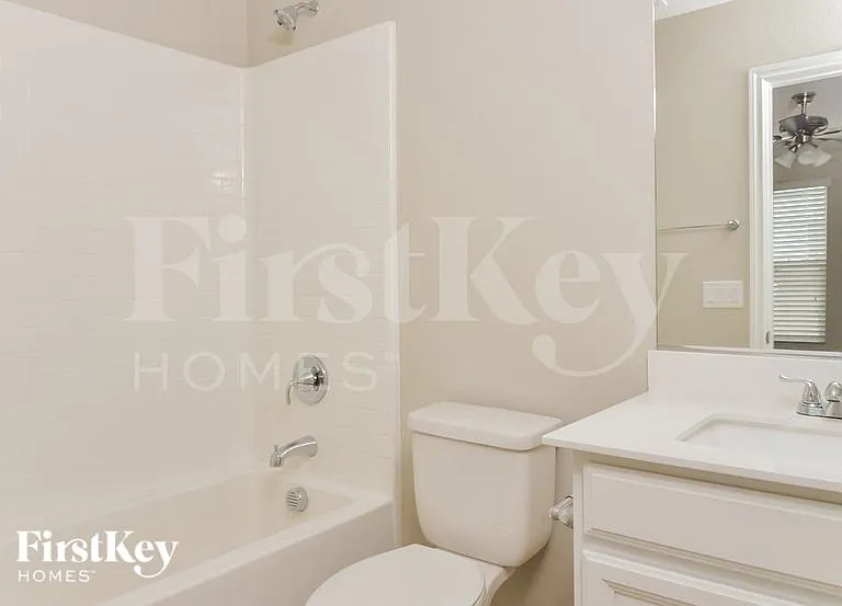 803 N Water St — Photo 13