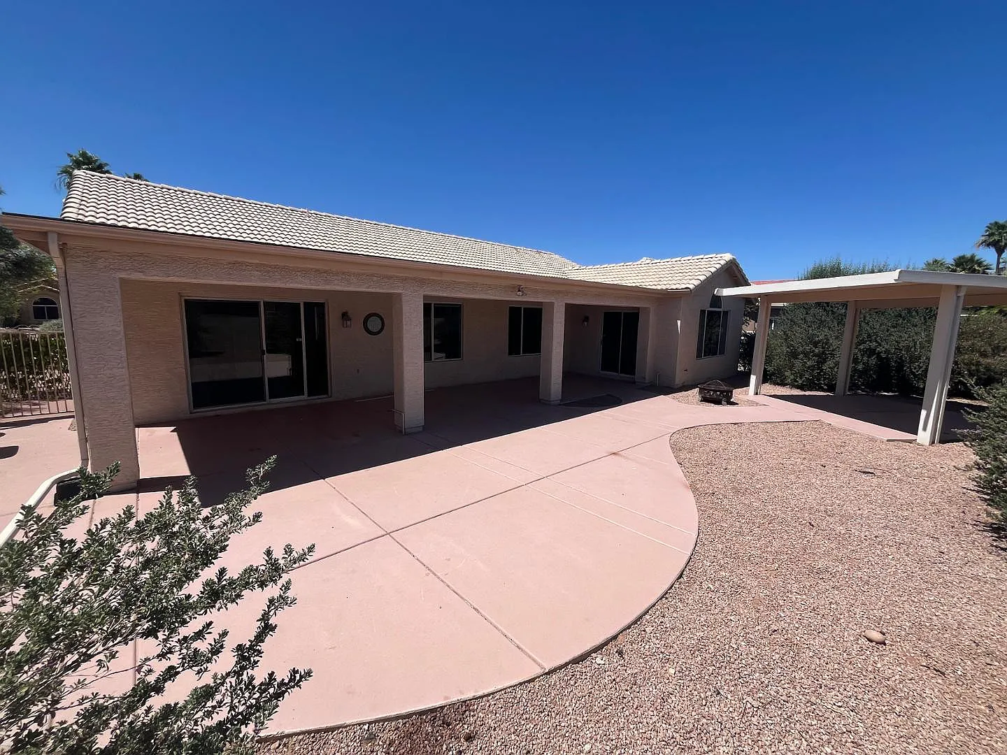 2 bed, 2.0 bath, 2123 sqft, $2,250 — Photo 2