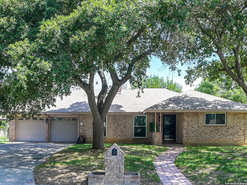 1st image of 437 Bronzeglo Dr.