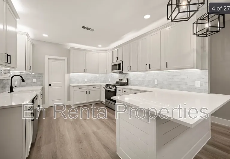 3329 Hemphill St — Photo 8