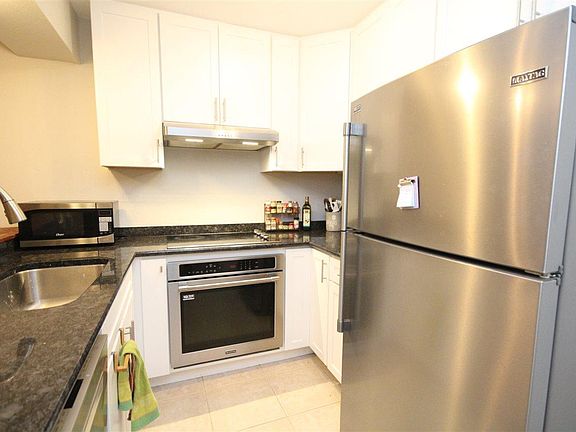 5th image of 1370 Pinnacle Dr #A
