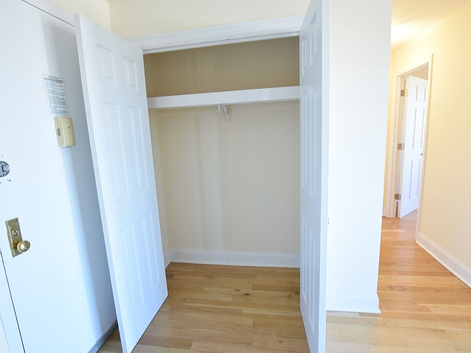 1st image of 341 10th St #E1