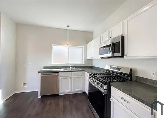 6434 Provident Green Dr — Photo 3