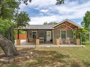 906 Griffith Ave, Terrell, TX 75160