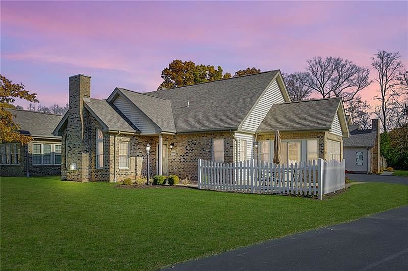 1st image of 2554 Red Oak Ct
