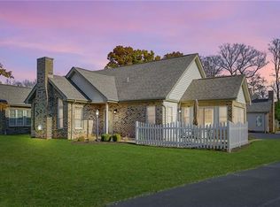 2554 Red Oak Ct, Allison Park, PA