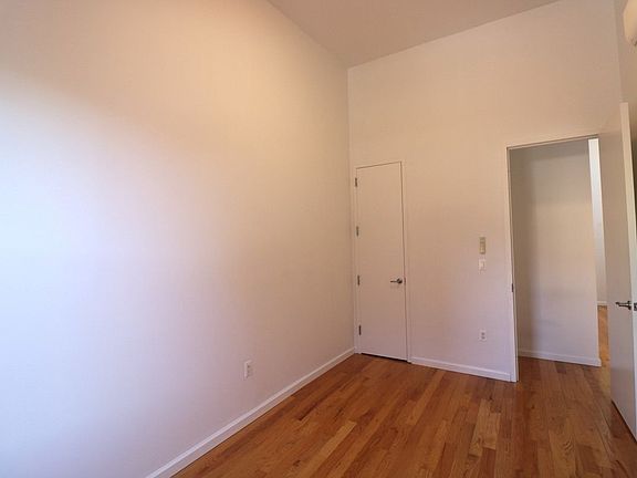 5th image of 902 4th Ave #2F