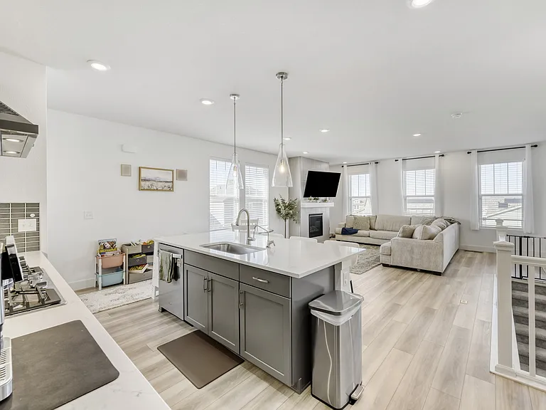 17883 W 93rd Pl — Photo 7