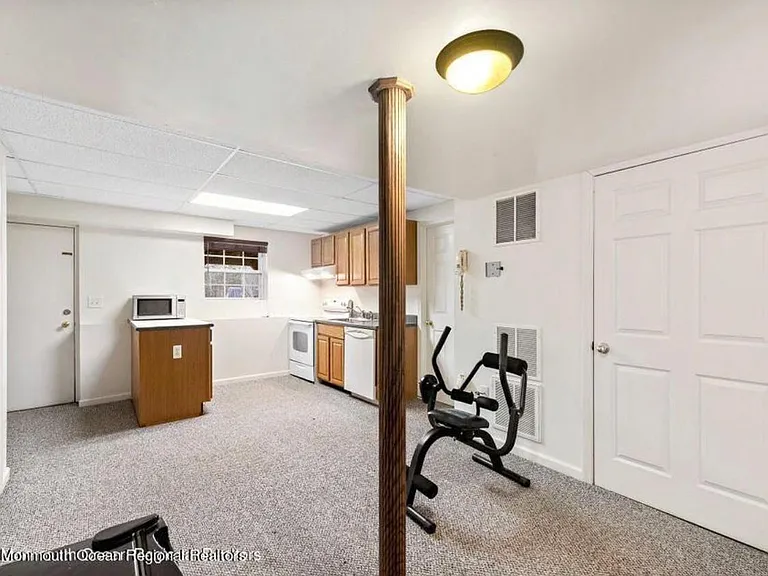502 Cobain Rd — Photo 9