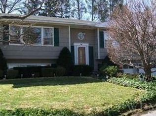 10 Ann Pl, Valhalla, NY 10595