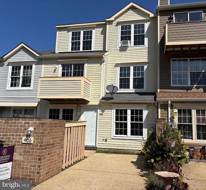 1st image of 46353 Columbus Dr