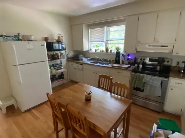 54 Wells St, Burlington, VT 05401