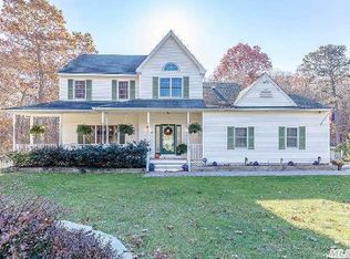 4 Bayberry Rd, Wading River, NY 11792